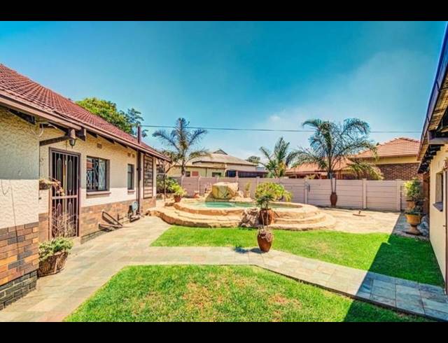 3 BEDROOM HOUSE FOR SALE IN MARLANDS